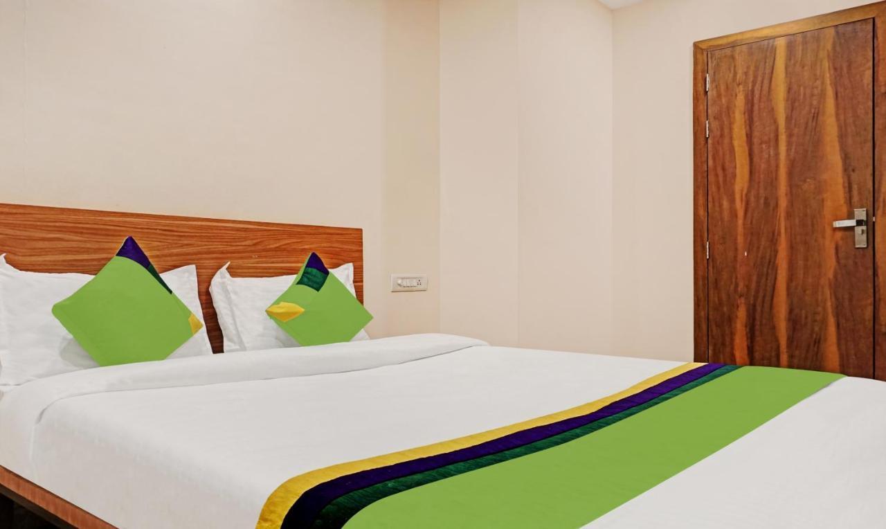 Treebo Trip Sai Krupa Hotel ปูเน่ ภายนอก รูปภาพ